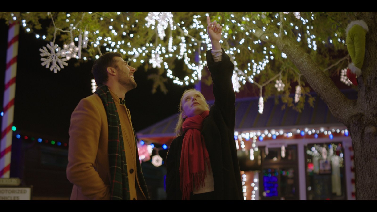 Still from CHRISTMAS IN MISTLETOE